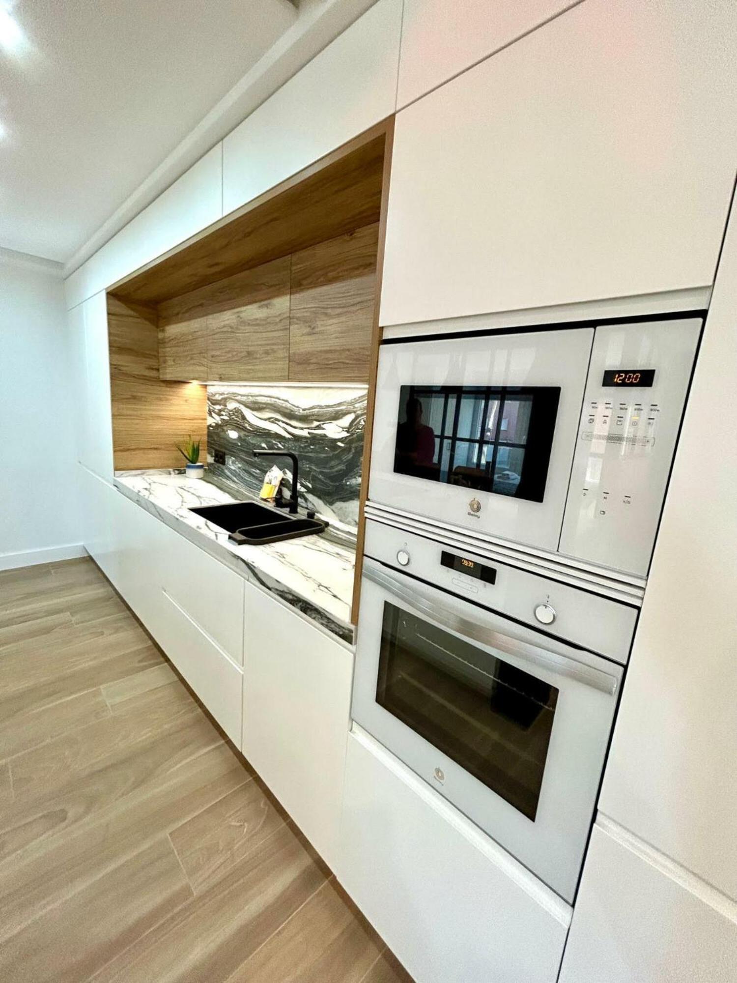 Gatu Premium Deseo Piso De Lujo Con Parking " Preferente Mayores De 25 Anos Y Familias " Cádiz Exterior foto